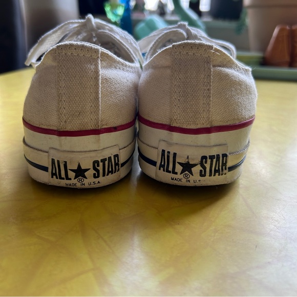 90’s Low Top Converse - Picture 3 of 11